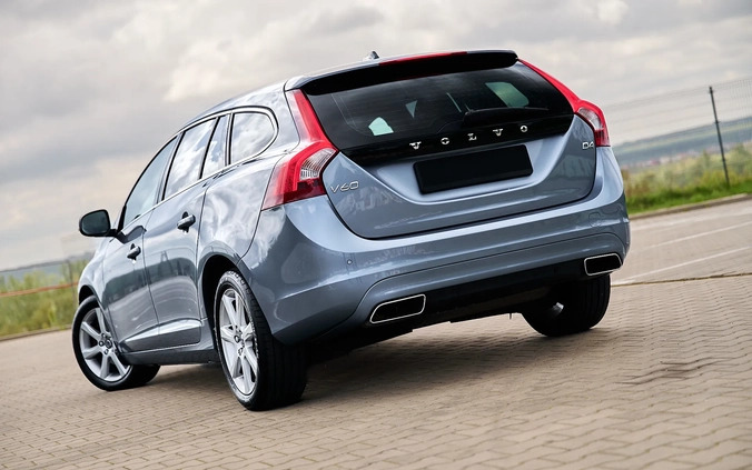 Volvo V60 cena 57800 przebieg: 207000, rok produkcji 2017 z Zawiercie małe 781
